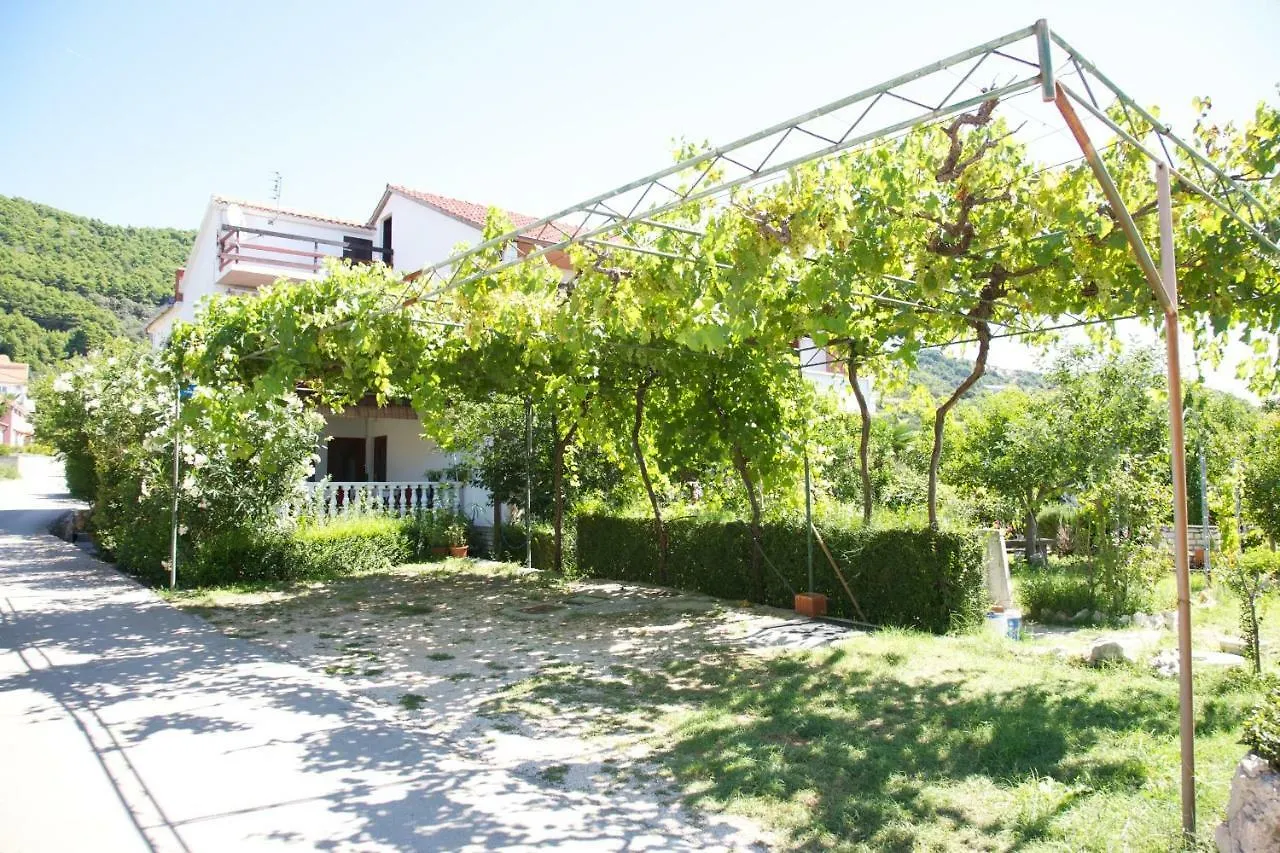 Apartments Slavica Rab Town 0*,  Croazia