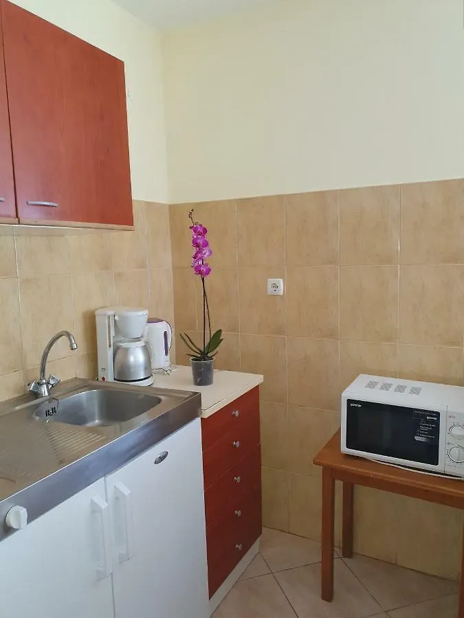 Apartments Slavica Rab Town 0*,  Croazia
